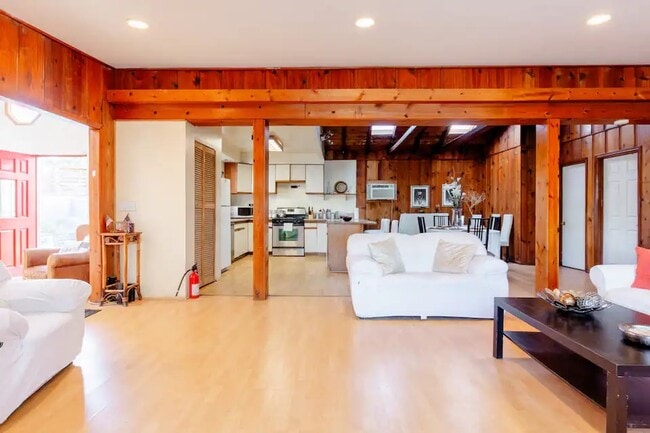 Photo - 0948 Hillrose St