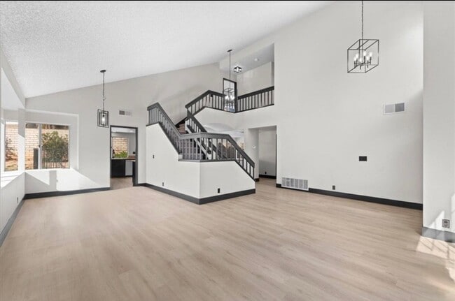 Photo - 120 Sandpoint Ln