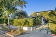 Photo - 362 Westbourne Dr House