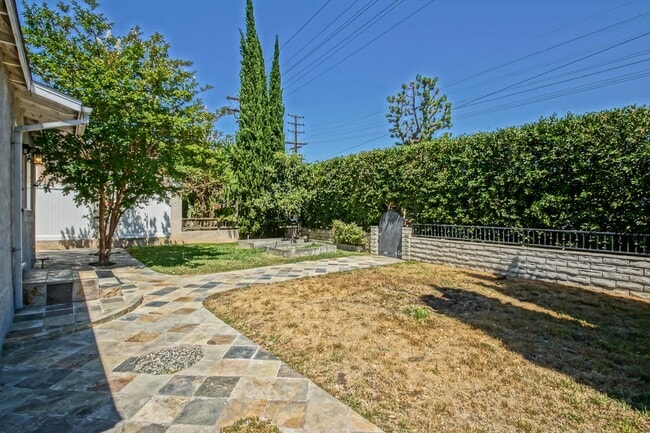 Photo - 1x 3906-3908 Unit 3906