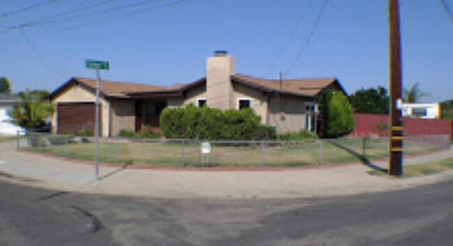 Photo - 4386 Chelford St