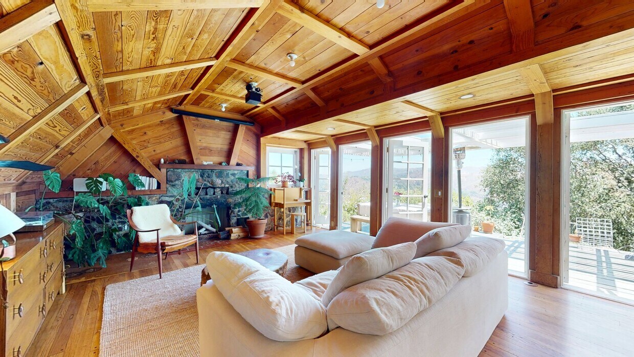 3D Tour - 1555 Fernwood Pacific Dr House