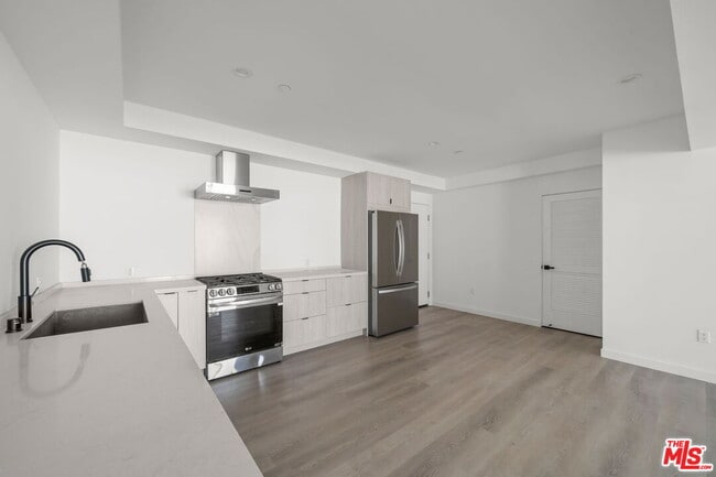 Photo - 3755 S Canfield Ave Unit 301