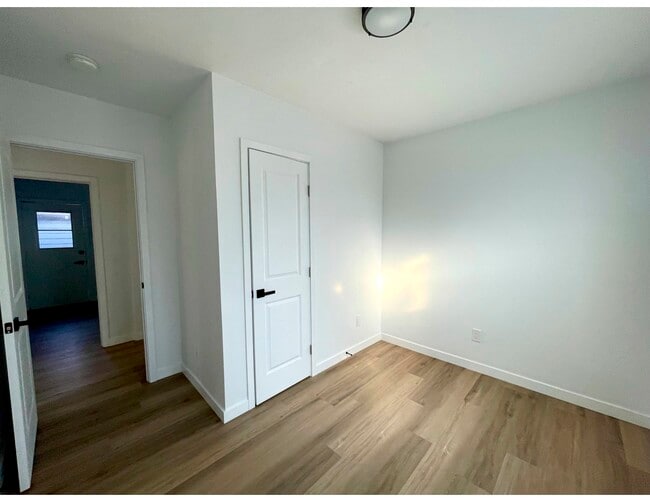 Photo - 211 E Alberta St