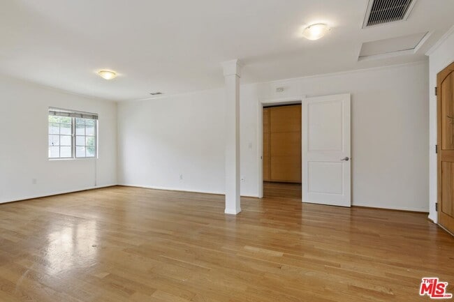 Photo - 2026 Glendon Ave