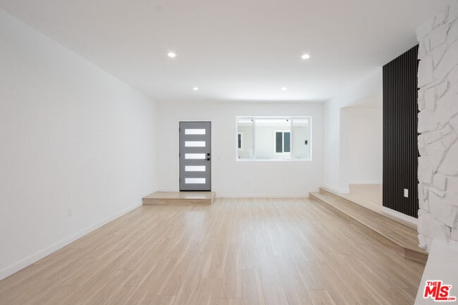 Photo - 1346 N Stanley Ave Unit 1