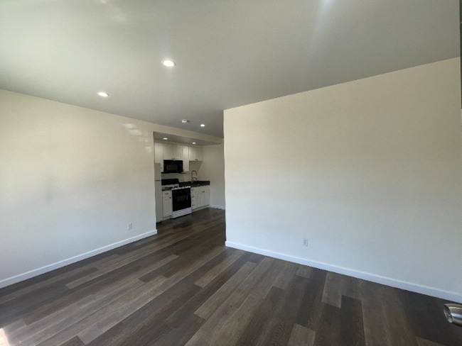 Photo - 2033 E 4th St Unit 2