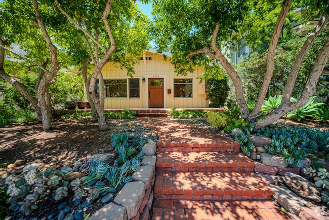 Building Photo - 3924 Alameda Pl Rental