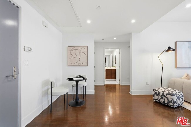 Photo - 1700 Sawtelle Blvd