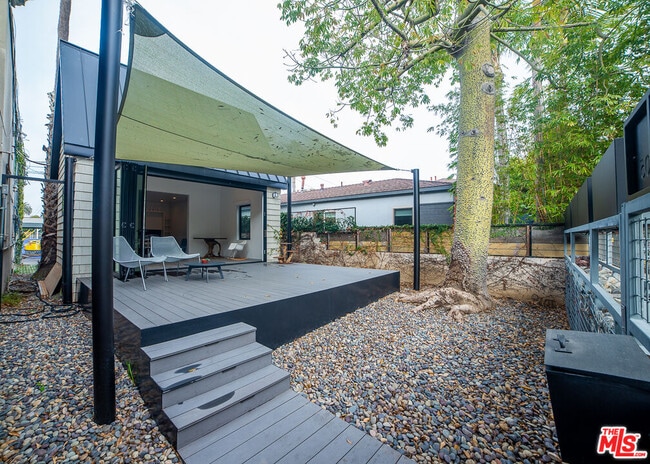 Photo - 205 Venice Way