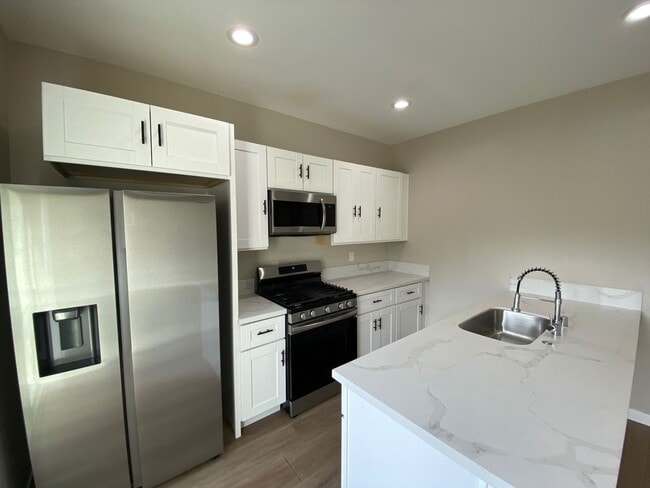 Photo - BRAND NEW (2022) 4BD/2BA (Lease out, pendi...