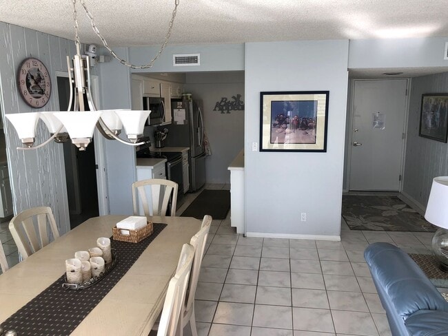 Building Photo - 1730 Avenida Del Mundo Unit Vacation Rental