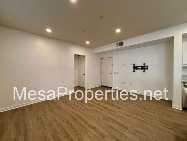 Photo - 9378 Solaire Pl