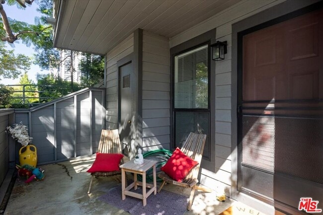 Building Photo - 279 E Glenarm St Unit 1