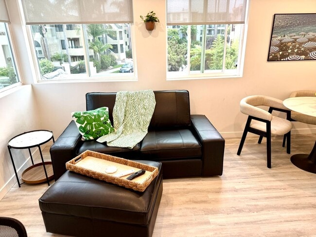 Building Photo - 2136 Avenida De La Playa Unit La Jolla Shores-Apartment 1 BD