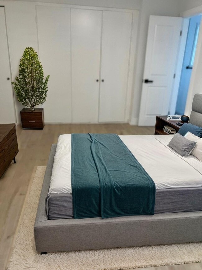Photo - 1932 Magnolia Ave Unit 1932