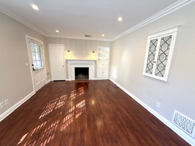 Building Photo - 1730 Meridian Ave Unit Duplex