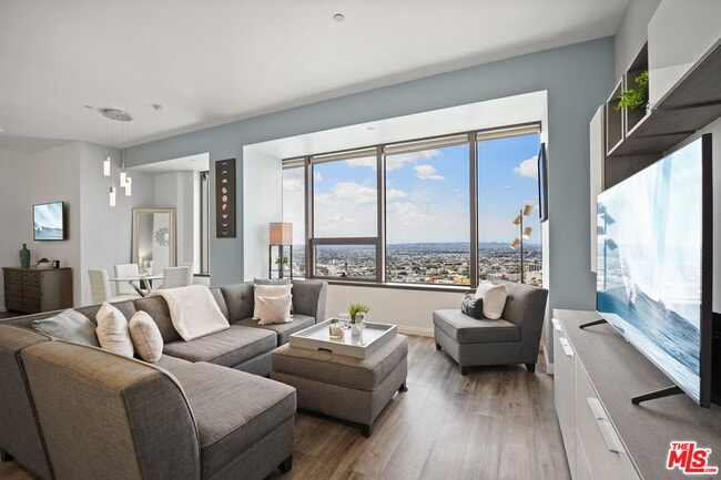 Building Photo - 1100 Wilshire Blvd Unit 2201