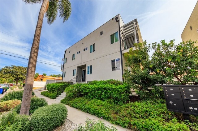 Photo - 5016 Pickford St