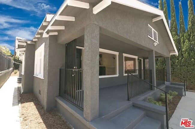 Photo - 2510 S Bronson Ave