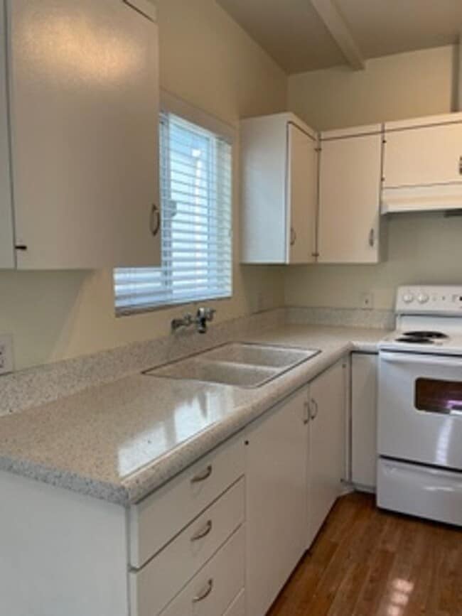 Photo - 4286 Third Avenue Unit 4284