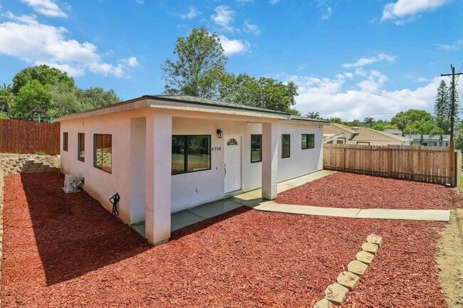 Photo - 4714 Harbinson Ave