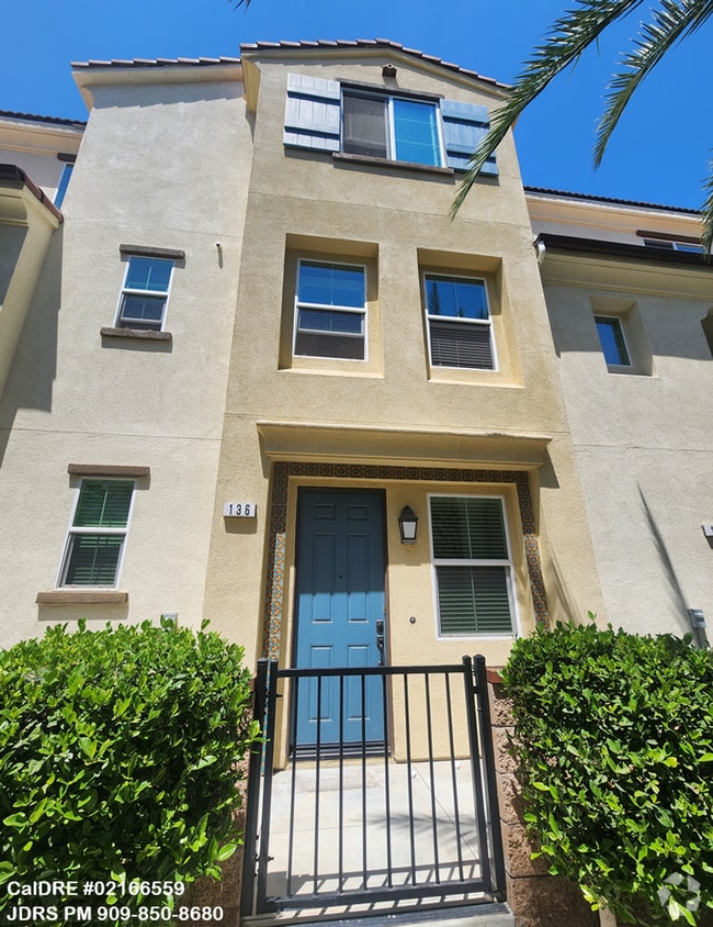 Building Photo - Upland 3 Bedroom Home