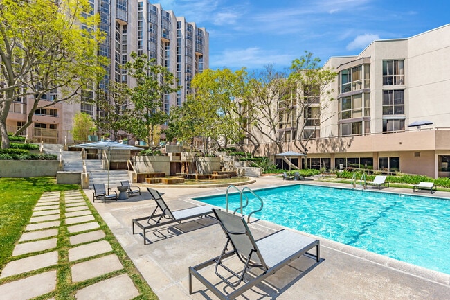 Photo - Promenade Towers