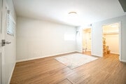 Photo - 10929 Landale St