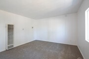 Photo - 941-947 Oak Ave