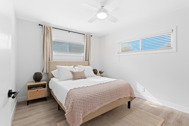 Photo - 11627 Mayfield Ave Unit 9