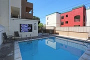 Pool - Villa Vincennes Apartments