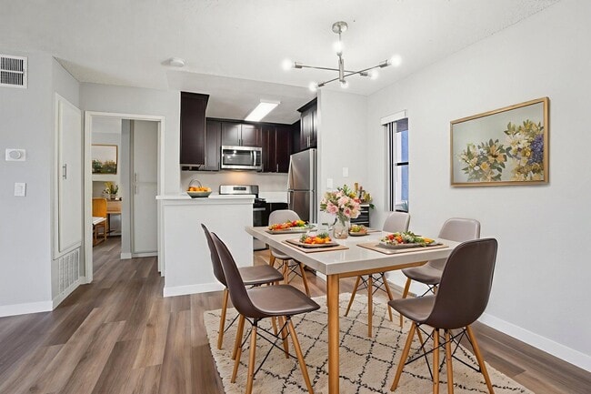 Building Photo - Saticoy Gardens