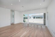 Photo - 857 1/2 Hyperion Ave Townhome