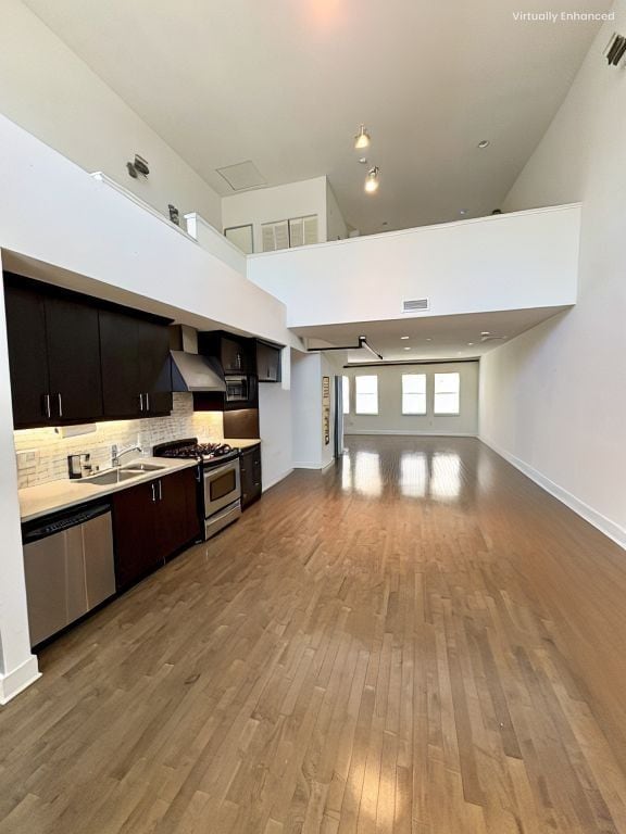 Building Photo - 920 E Santa Ana Blvd Rental