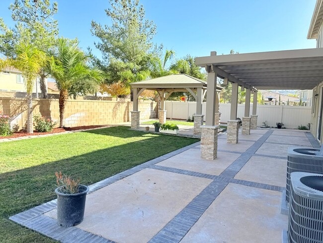 Photo - Executive 4 Bedroom Home for Rent