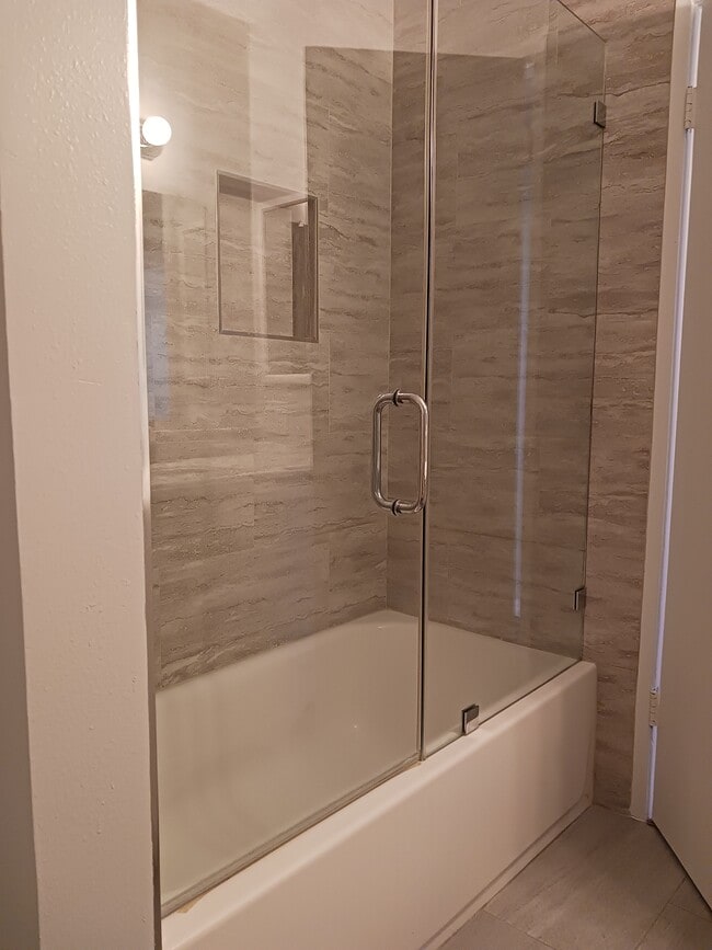 Photo - 719 N Eucalyptus Ave