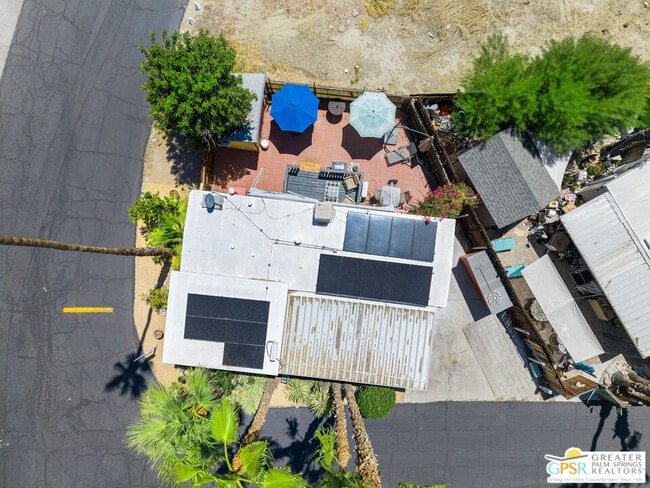 Photo - 306 Logenita St