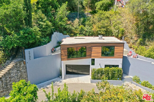 Photo - 2795 Woodshire Dr