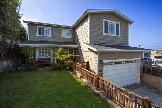 Building Photo - 824 17th St