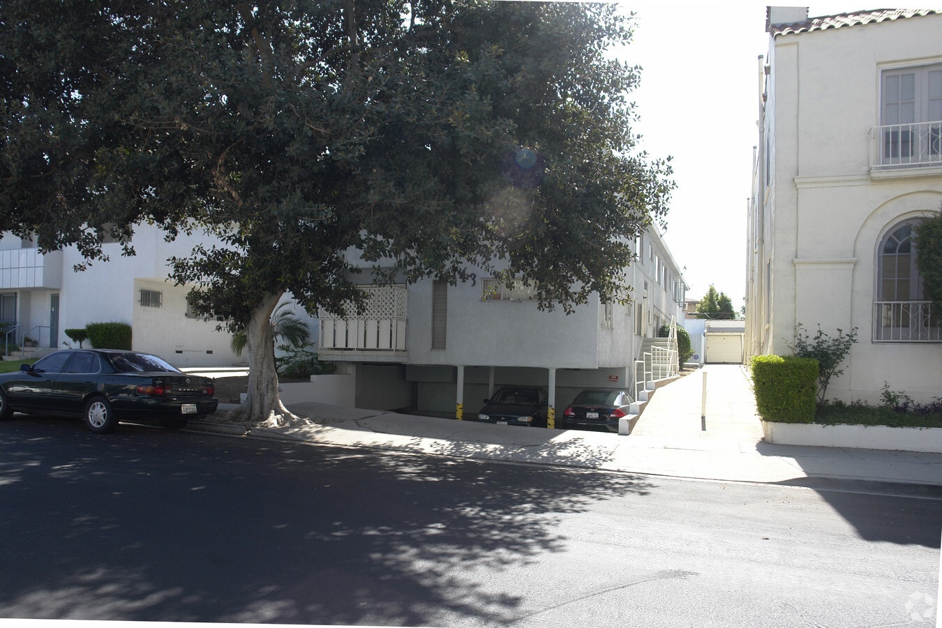 Photo - 143 S St Andrews Pl Apartments