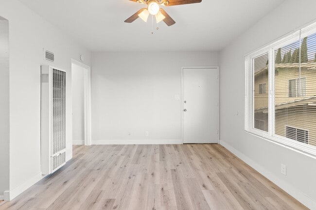 Photo - 621 Cerritos Ave Unit 02