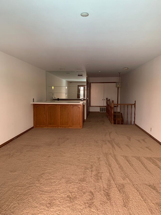 Photo - Los Caballeros #008 Unit 8B