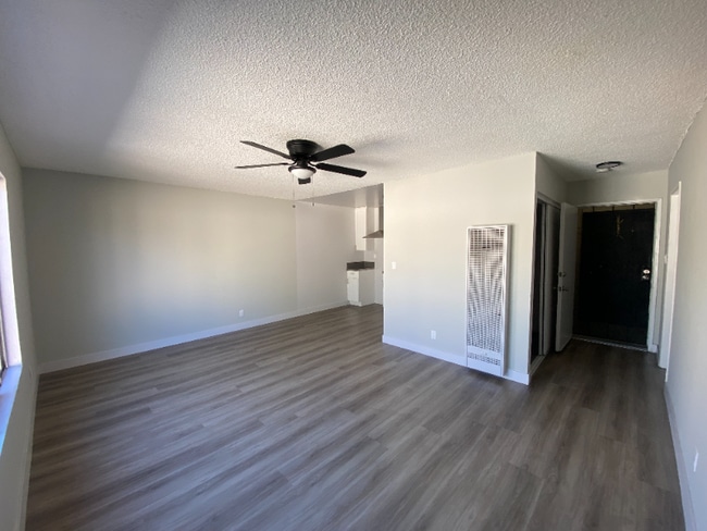Photo - 1209 W 39th Pl Unit 207