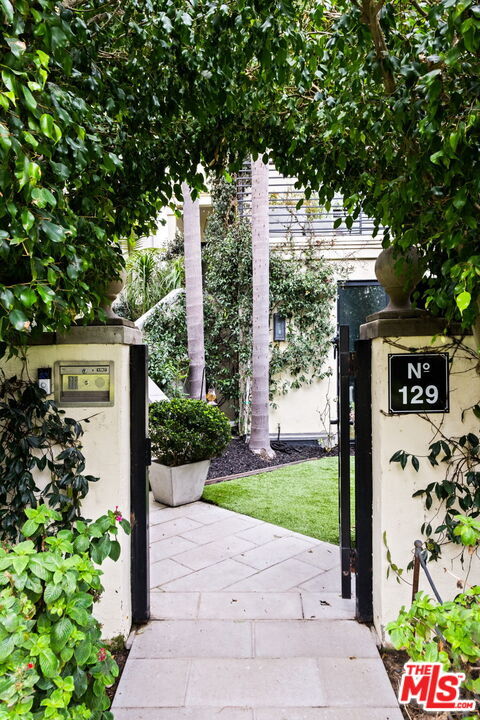 Photo - 129 Outrigger Mall