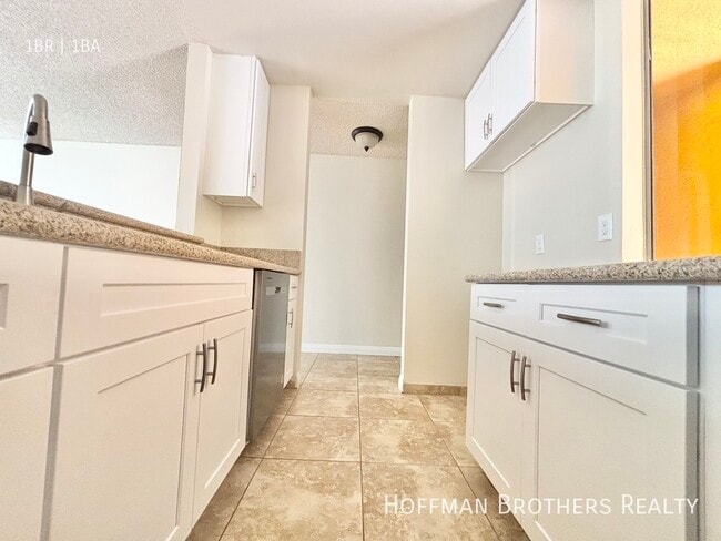 Photo - 1225 N Cherokee Ave Unit 207