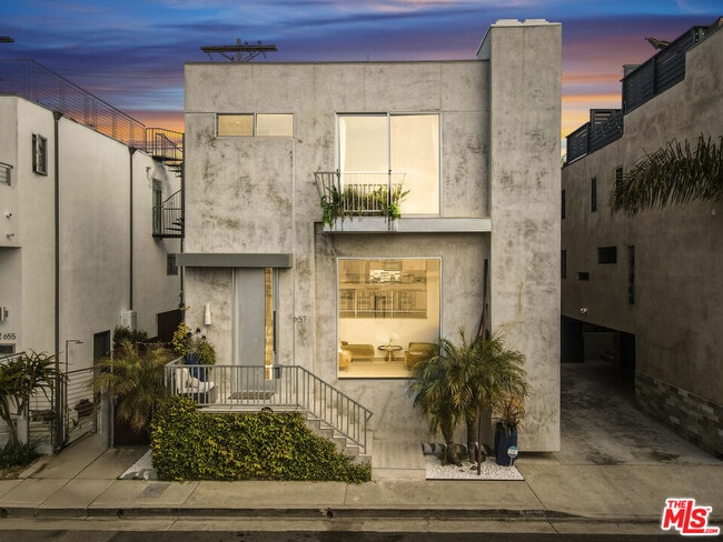 Photo - 657 Mildred Ave House