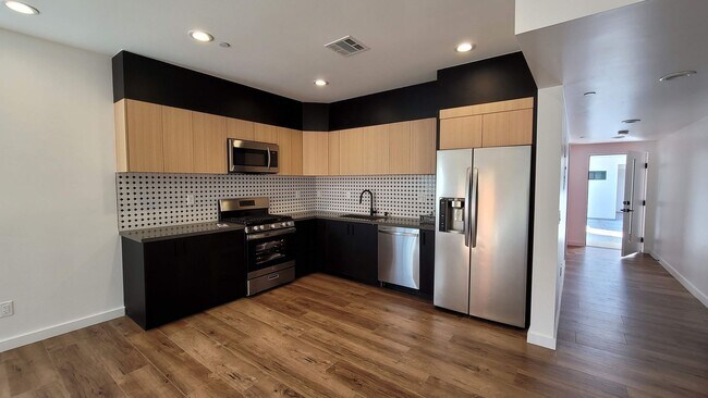 Photo - 6034 Craner Ave Unit 6034