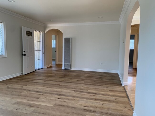 Building Photo - Home in Oceanside, Close to Mission Beach!