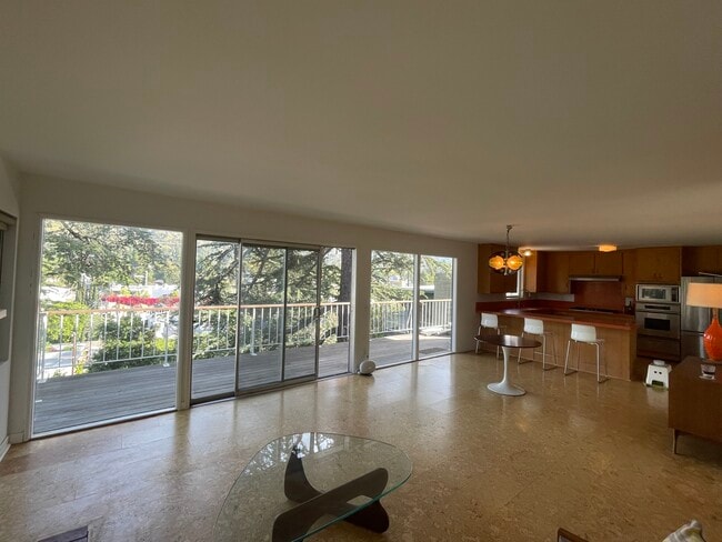 Photo - 1827 Oak Tree Dr